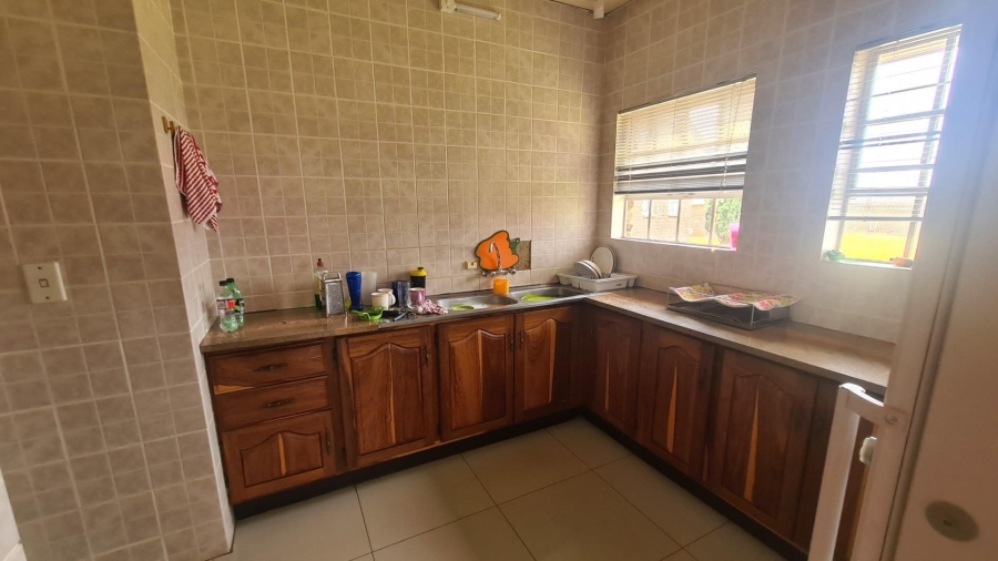 5 Bedroom Property for Sale in Wilgeboom A H North West